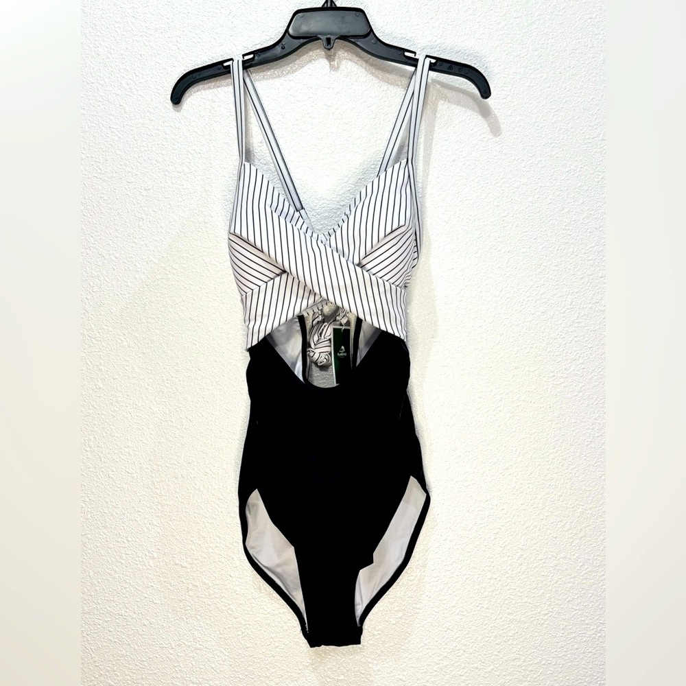 EoMENIE Swimsuit Cut Out High Waisted Womens‎ Medium Built in Bra